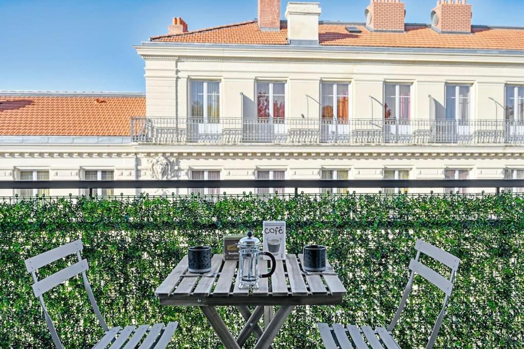 אביניון Le Loft Des Papes - 2 Terrasses - Vue Panoramique Sur La Ville - Ac Clim מראה חיצוני תמונה